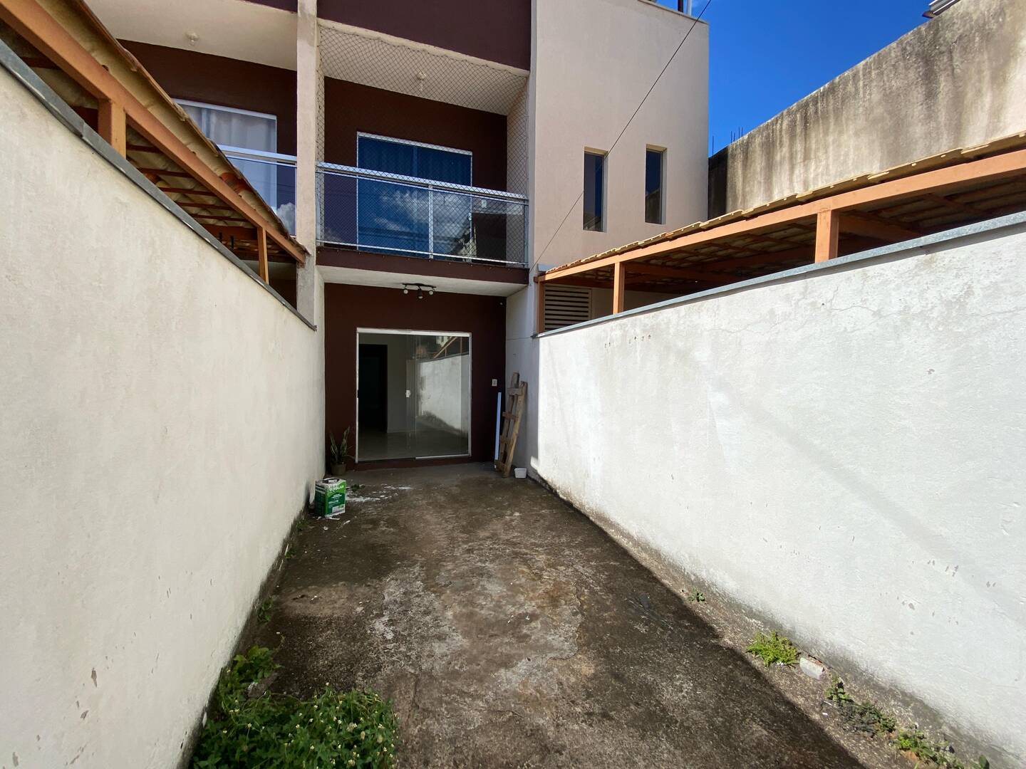 #1203 - Casa para Venda em Santana do Paraíso - MG