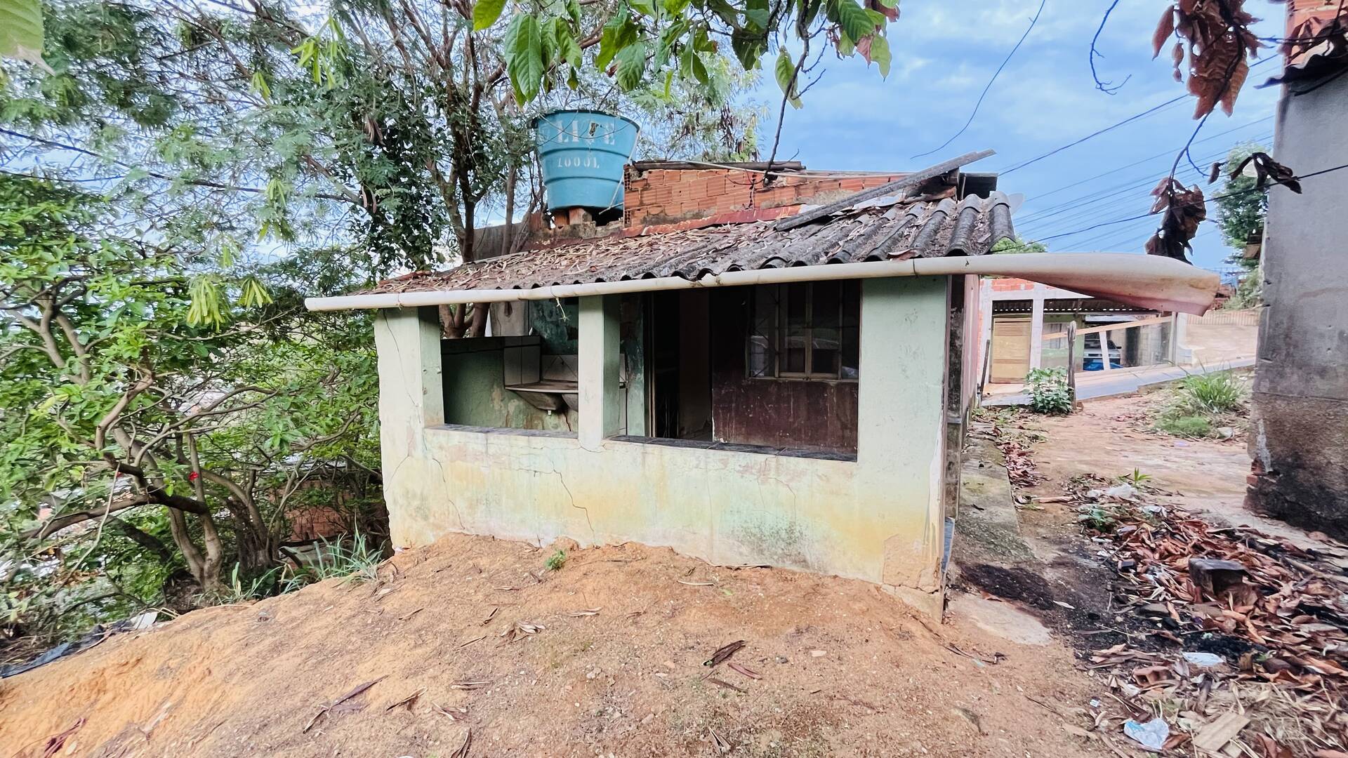 #1614 - Casa para Venda em Santana do Paraíso - MG