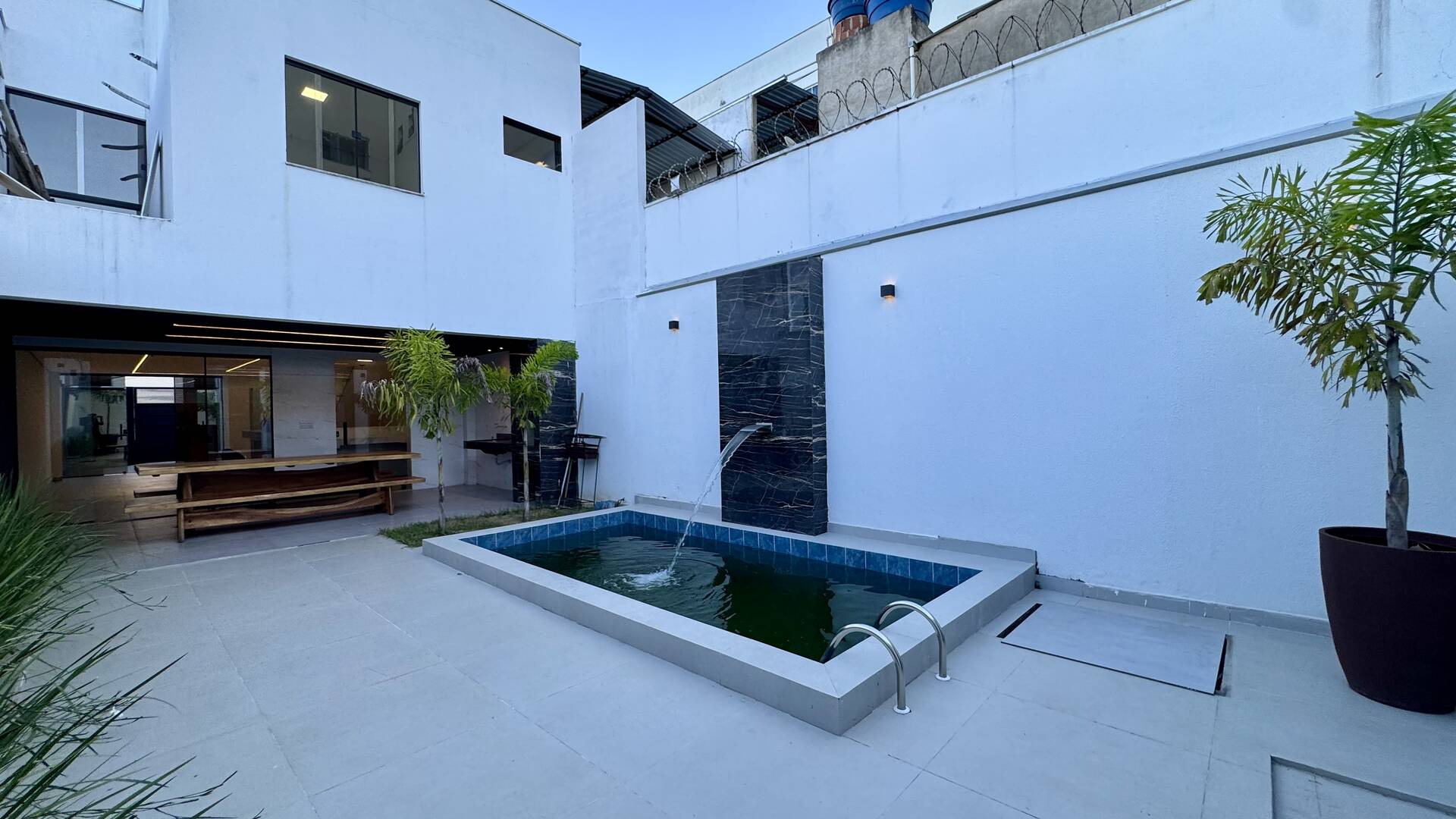 #1725 - Casa para Venda em Santana do Paraíso - MG