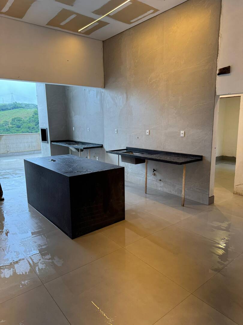 #1768 - Casa para Venda em Santana do Paraíso - MG