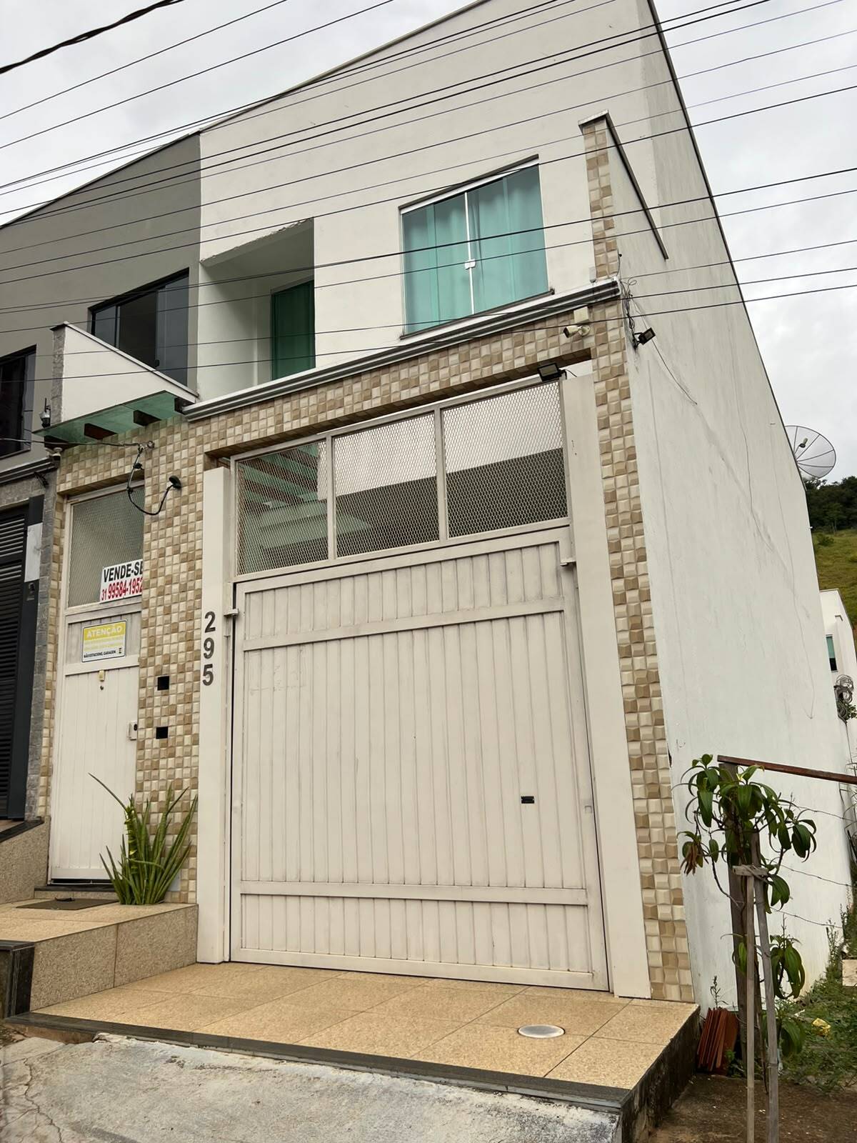 #1834 - Casa para Venda em Santana do Paraíso - MG