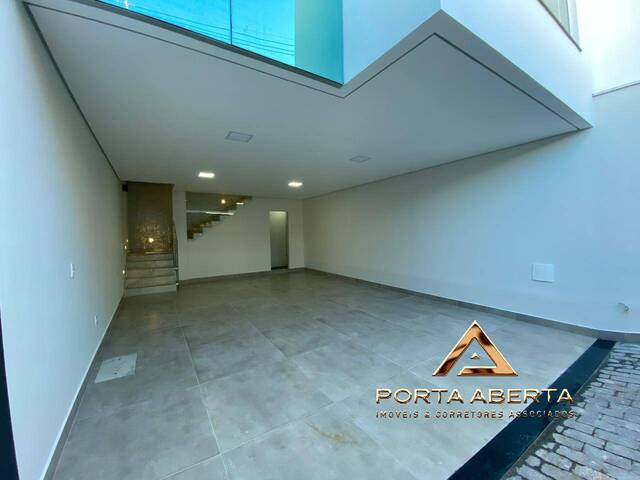 #818 - Casa para Venda em Ipatinga - MG