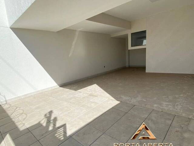 #933 - Casa para Venda em Ipatinga - MG