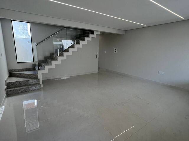 #1512 - Casa para Venda em Ipatinga - MG - 3