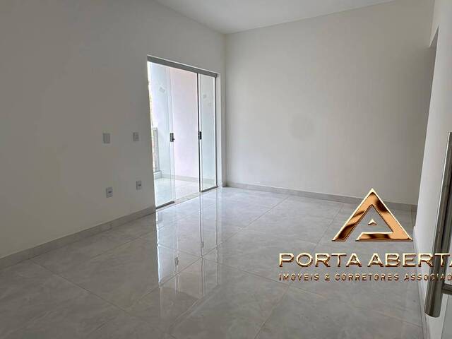 #1588 - Casa para Venda em Santana do Paraíso - MG - 2