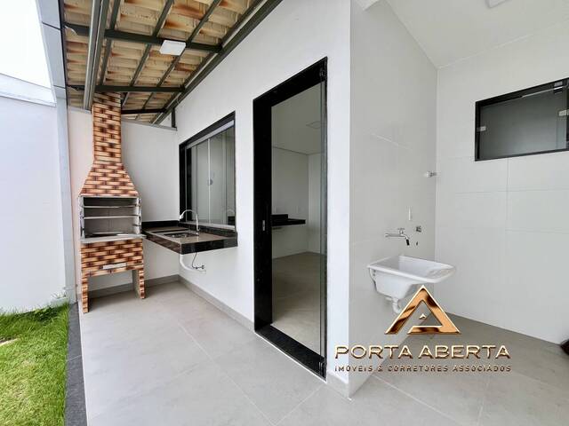 #1595 - Casa para Venda em Santana do Paraíso - MG