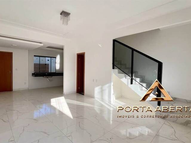 #1598 - Casa para Venda em Caratinga - MG