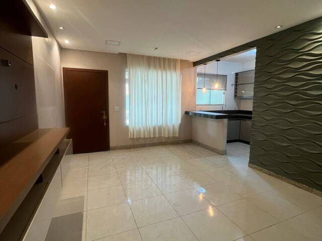 #1752 - Casa para Venda em Santana do Paraíso - MG - 1