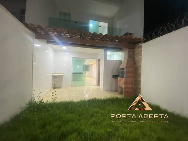 #1760 - Casa para Venda em Santana do Paraíso - MG - 1