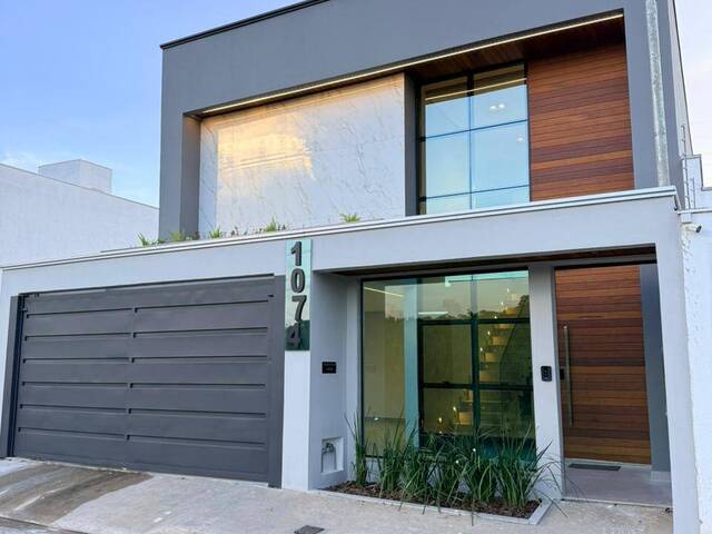 #1764 - Casa para Venda em Santana do Paraíso - MG - 2