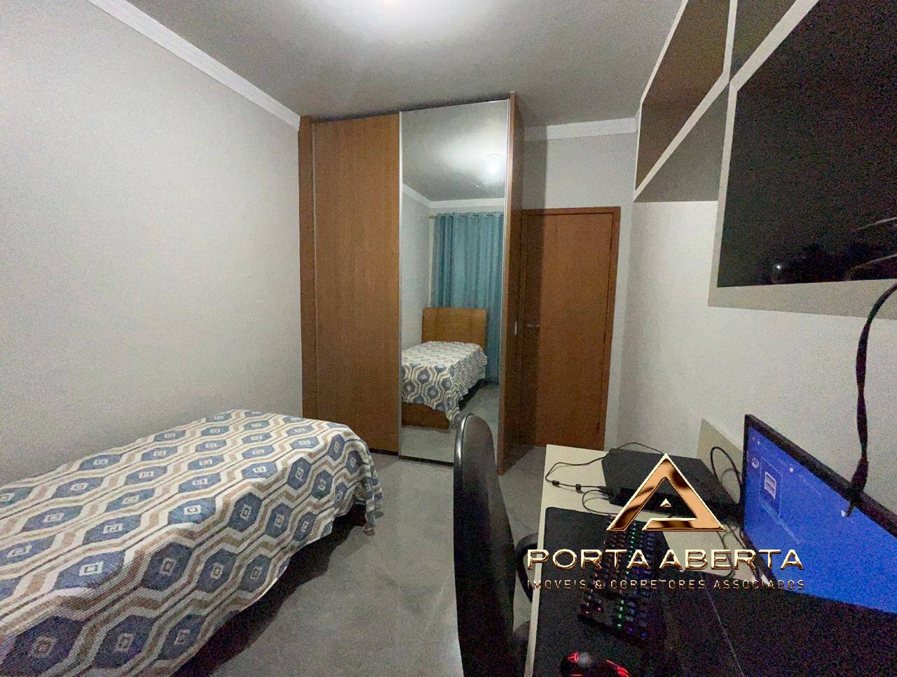 Casa à venda com 4 quartos, 140m² - Foto 3