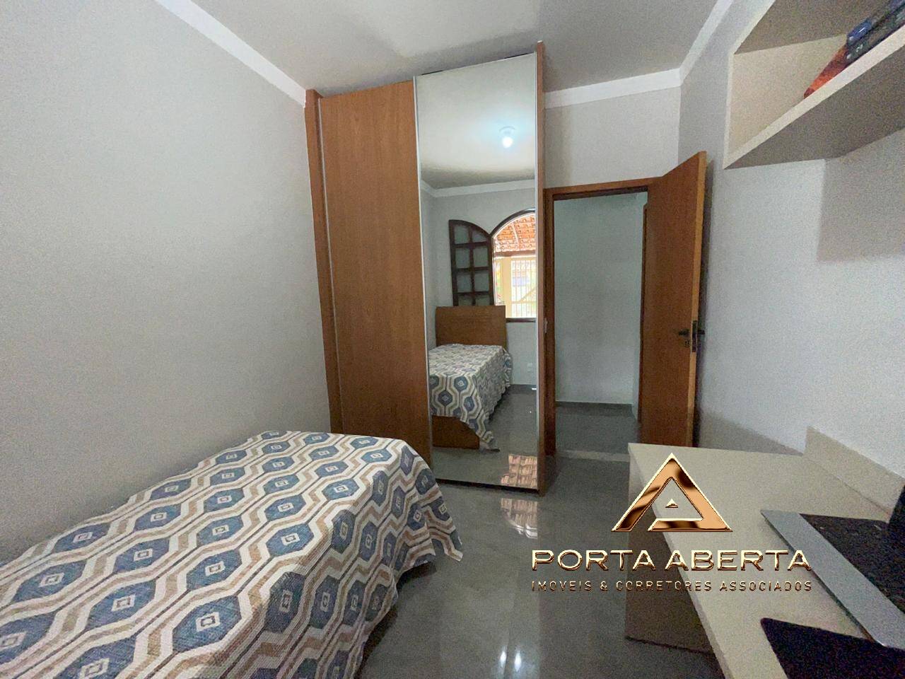 Casa à venda com 4 quartos, 140m² - Foto 10