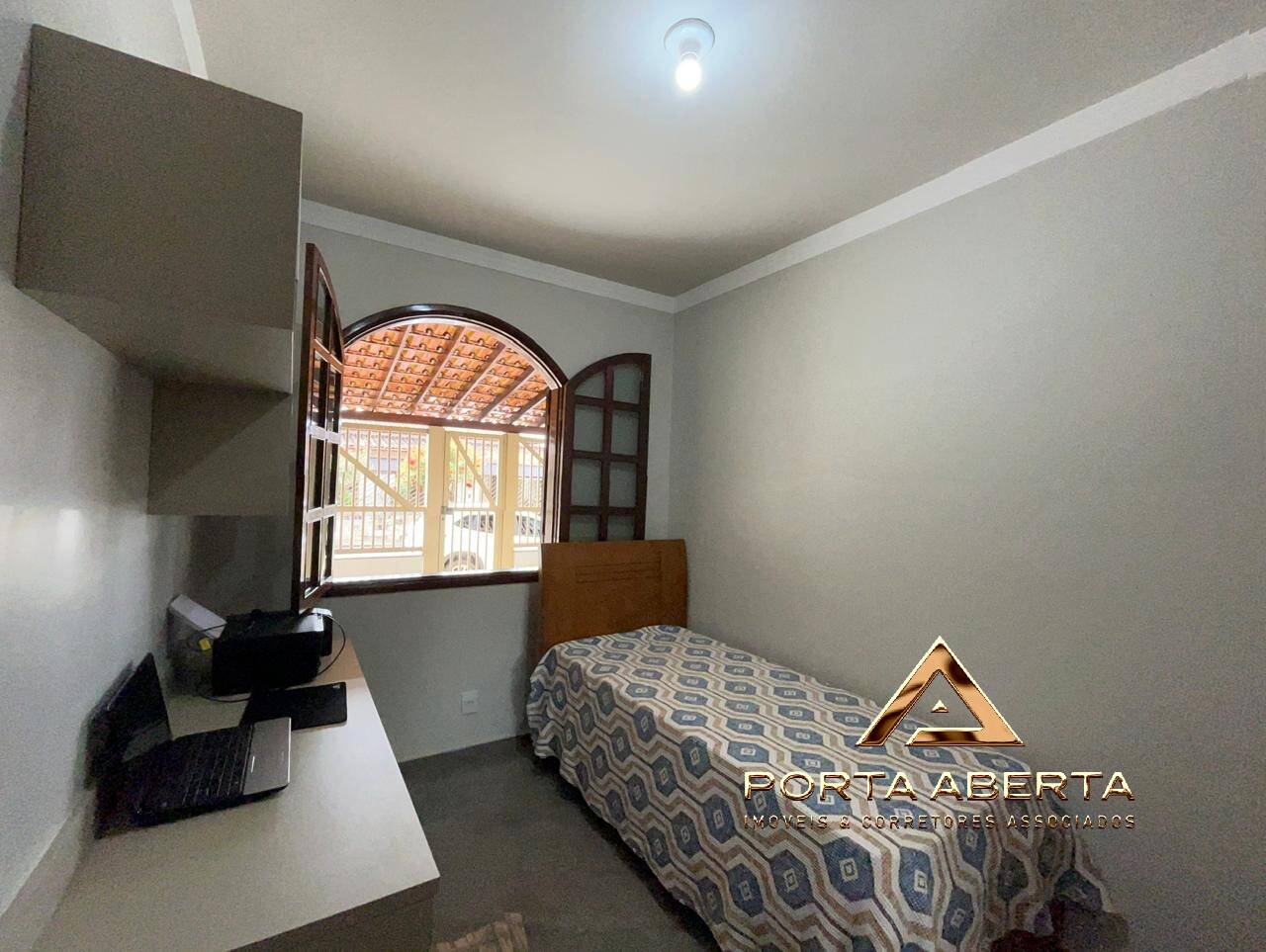 Casa à venda com 4 quartos, 140m² - Foto 15