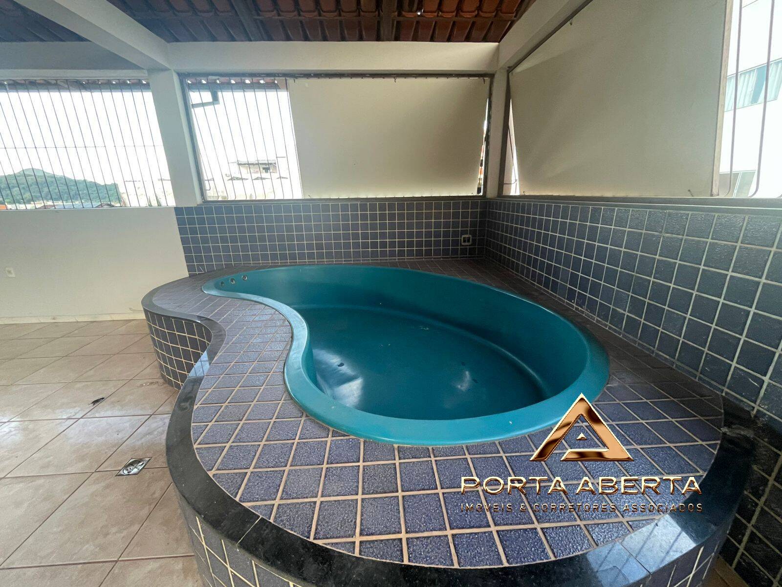 Casa à venda e aluguel com 5 quartos, 732m² - Foto 7