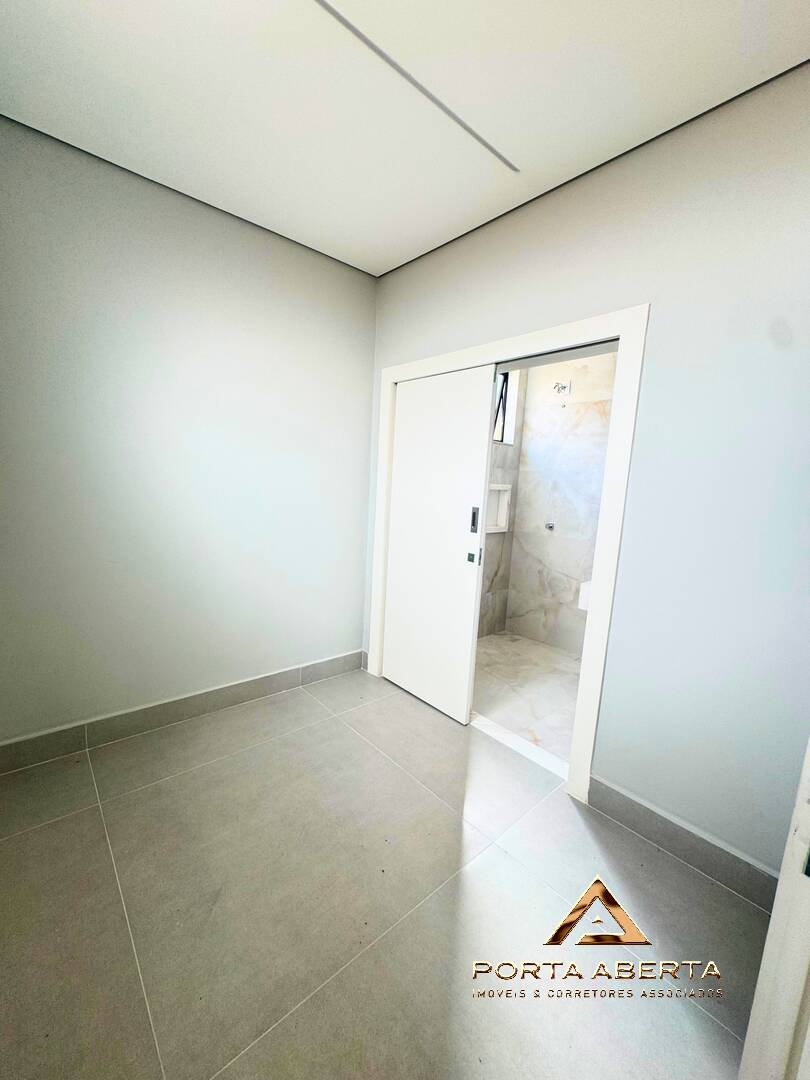 Casa à venda com 3 quartos, 266m² - Foto 32