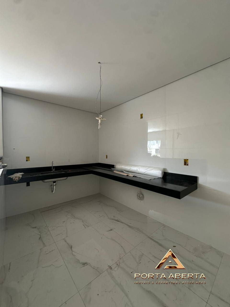 Apartamento à venda com 3 quartos, 130m² - Foto 4