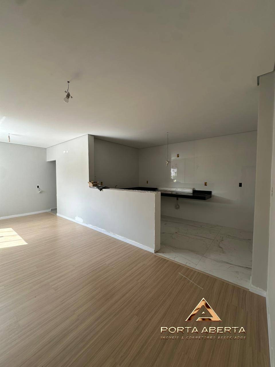 Apartamento à venda com 3 quartos, 130m² - Foto 2