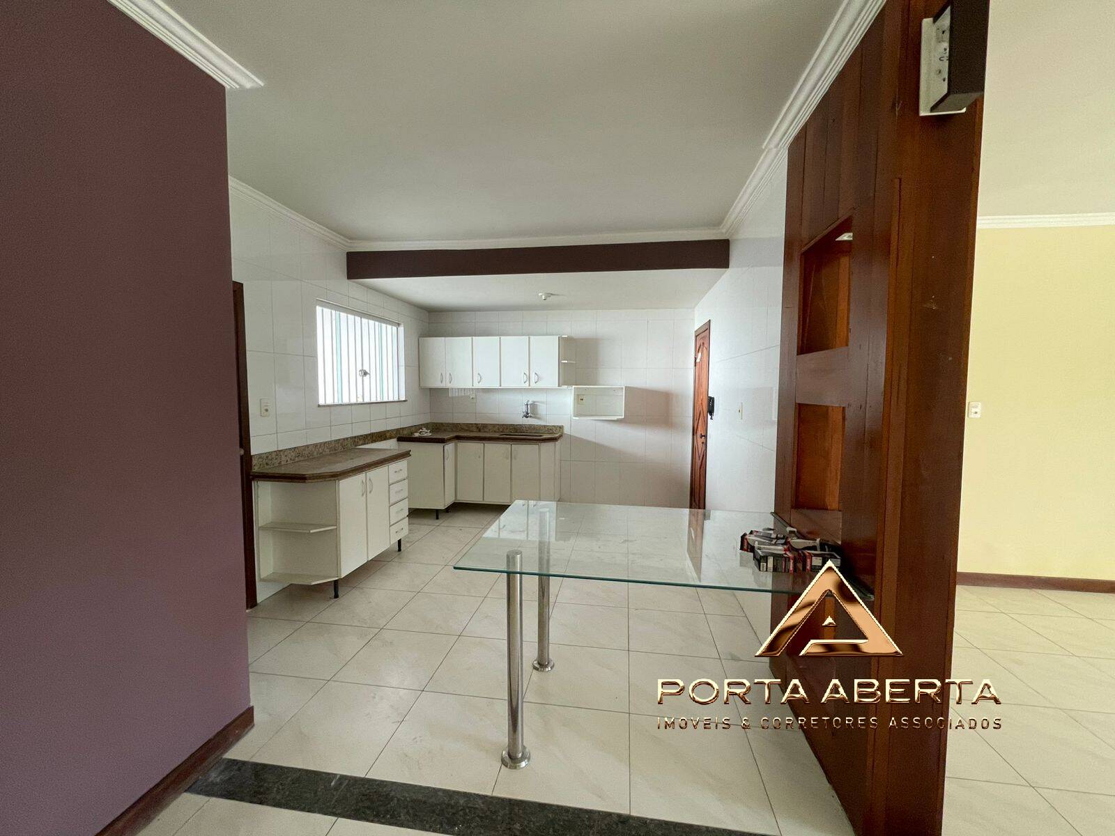 Casa à venda com 3 quartos, 200m² - Foto 7