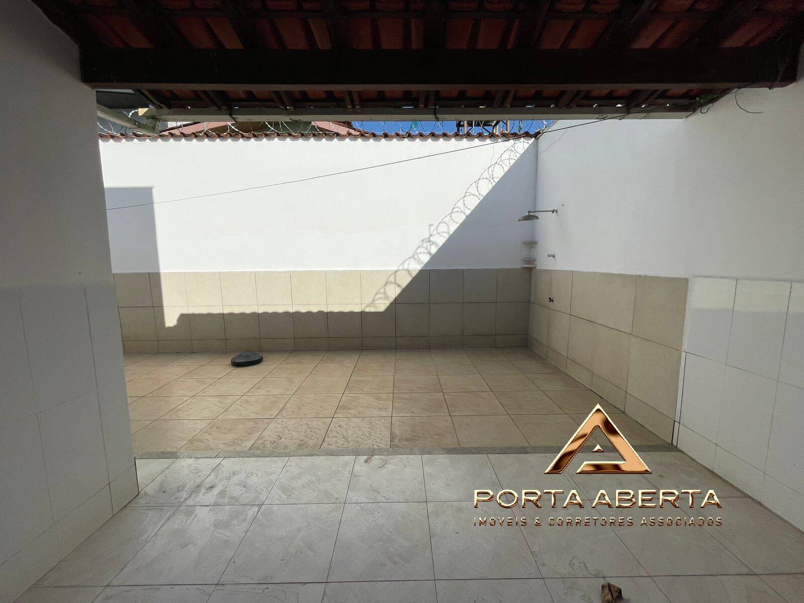Casa à venda com 3 quartos, 200m² - Foto 11
