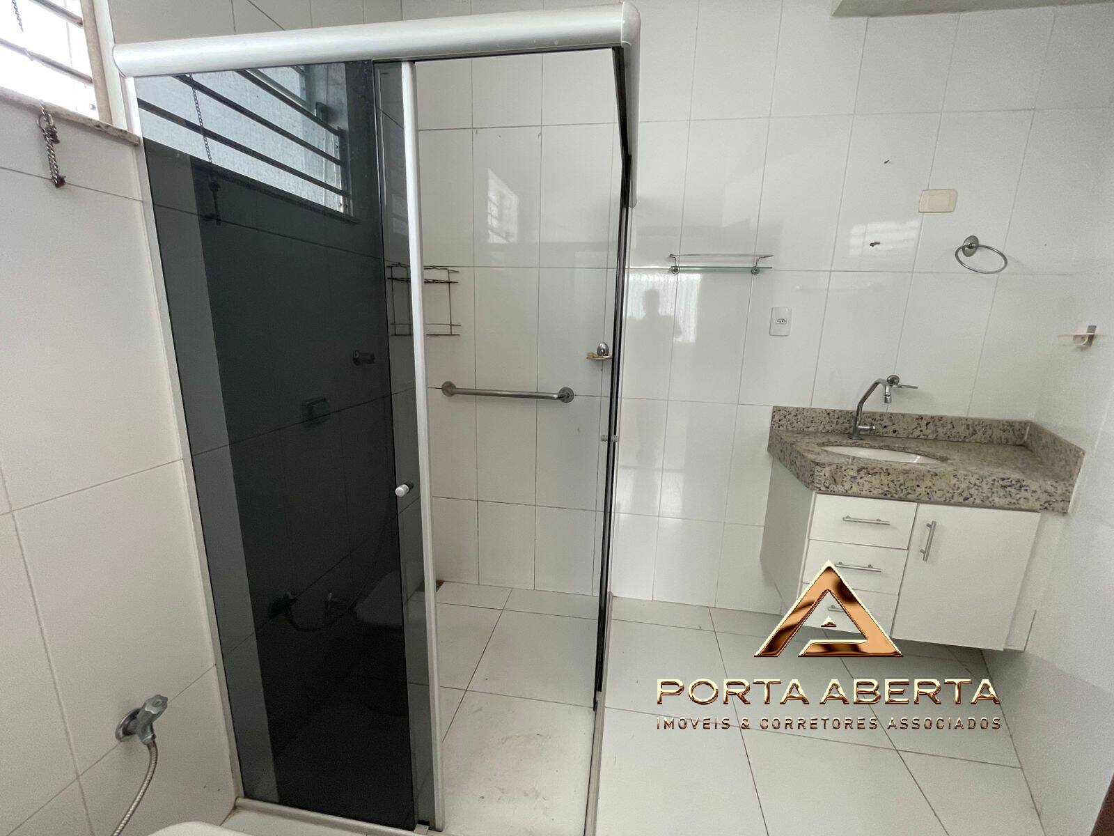 Casa à venda com 3 quartos, 200m² - Foto 14