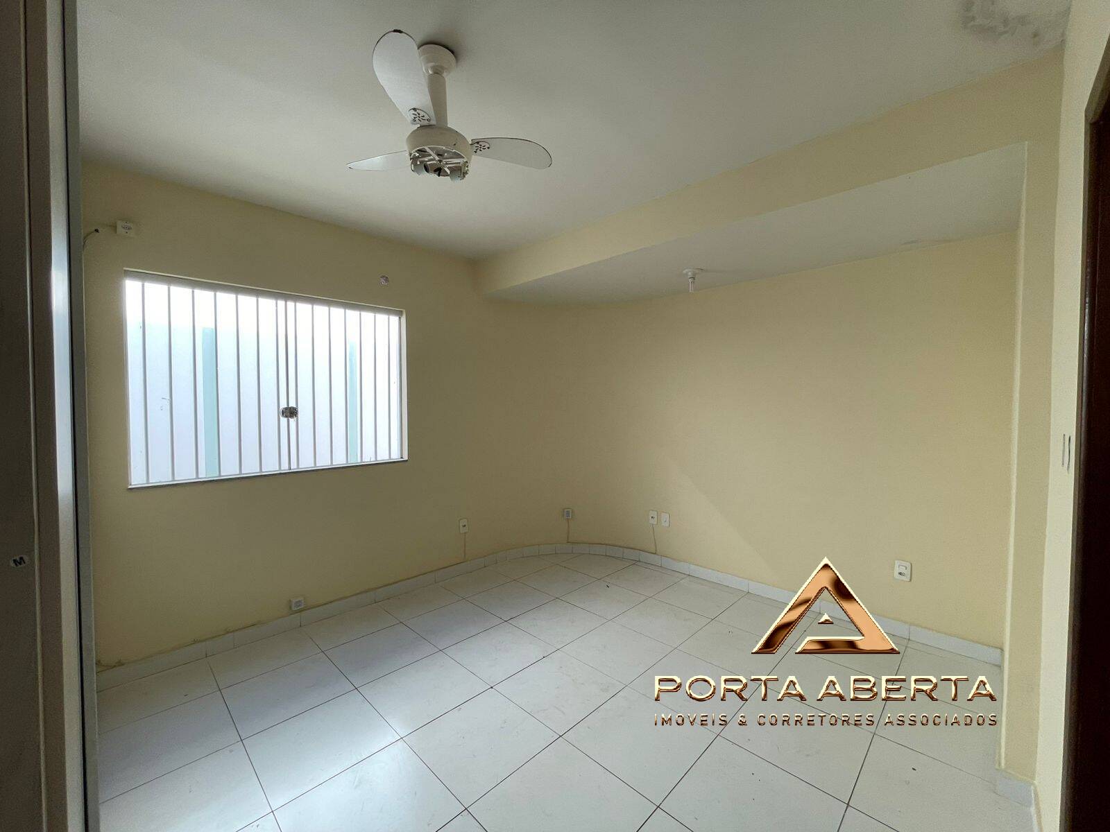 Casa à venda com 3 quartos, 200m² - Foto 13