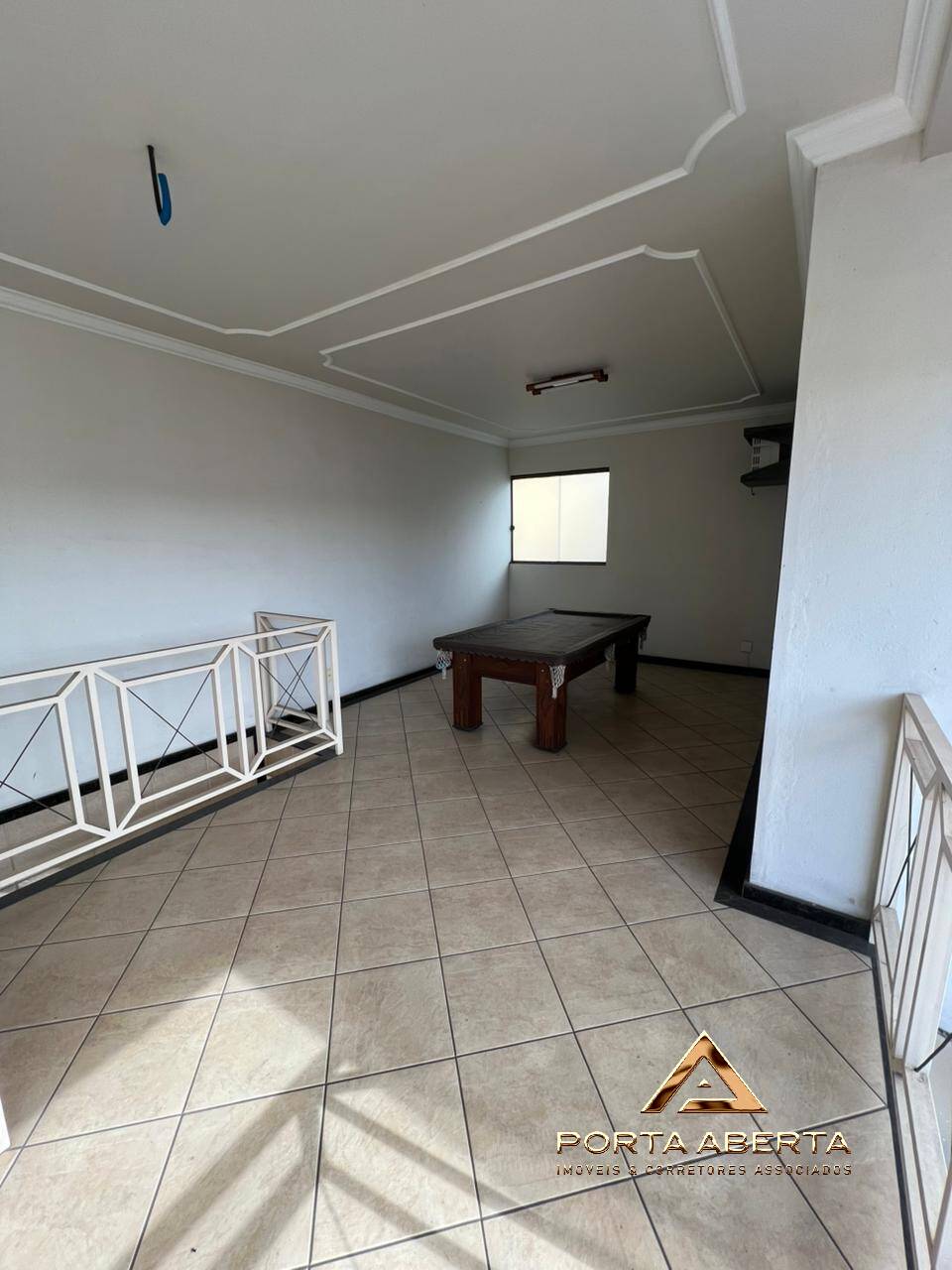Casa à venda com 3 quartos, 300m² - Foto 10