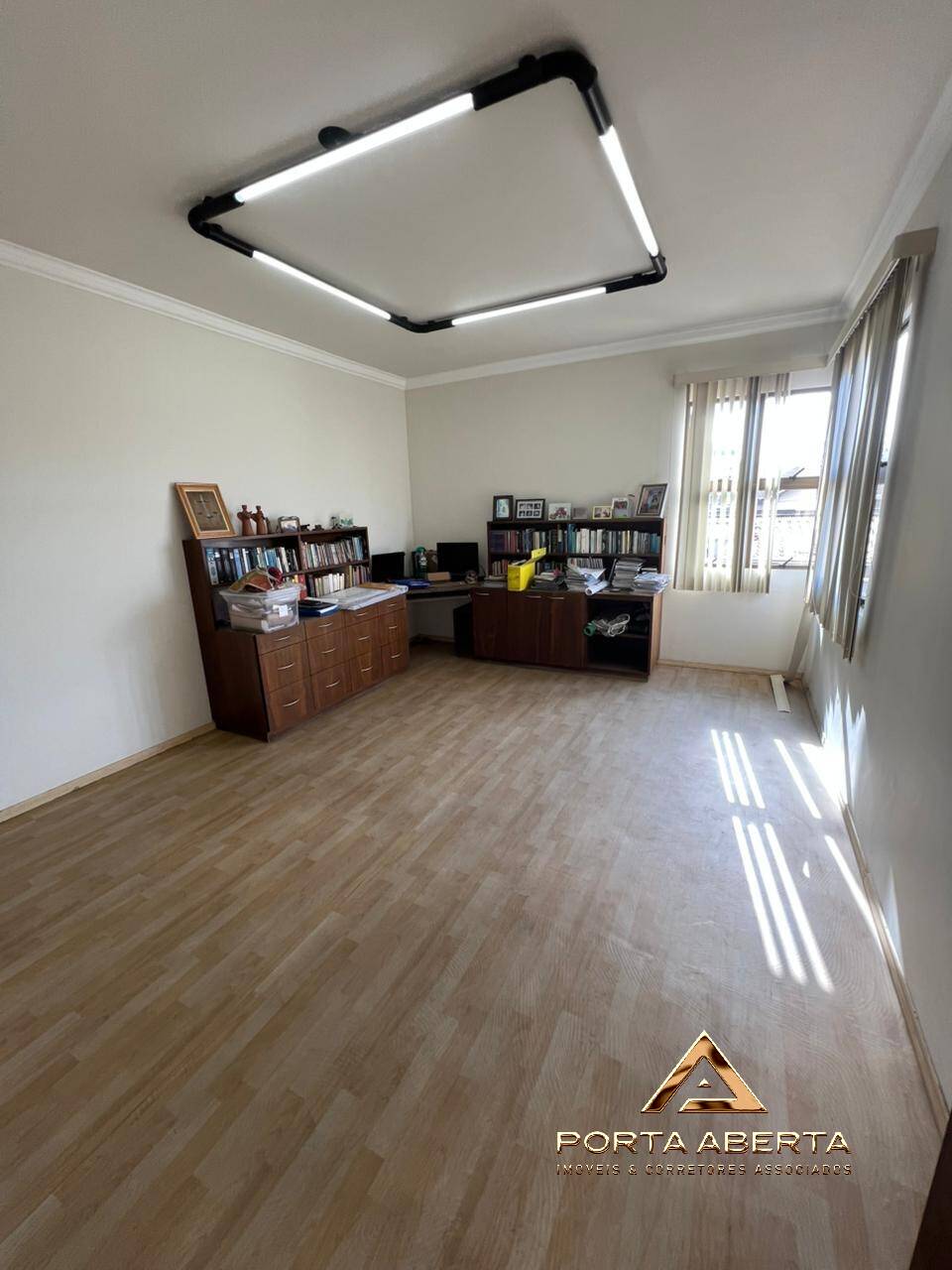Casa à venda com 3 quartos, 300m² - Foto 12