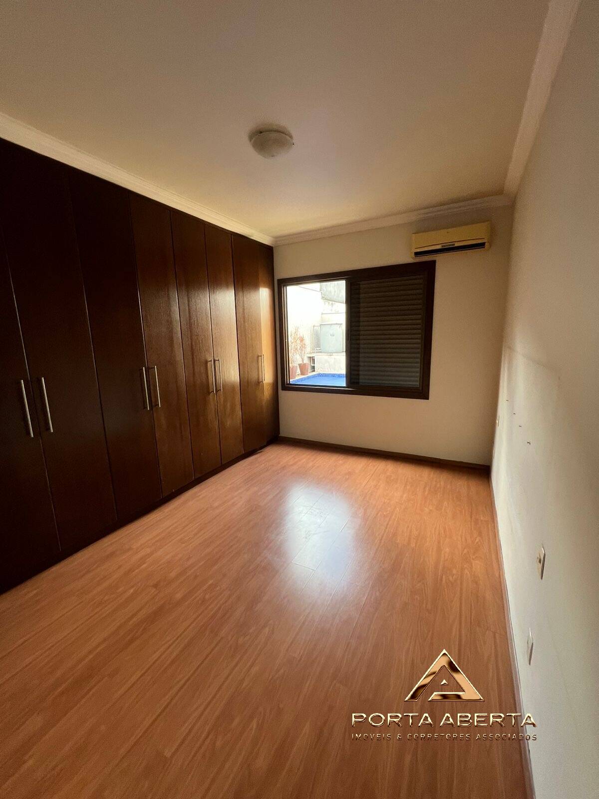 Casa à venda com 3 quartos, 300m² - Foto 17