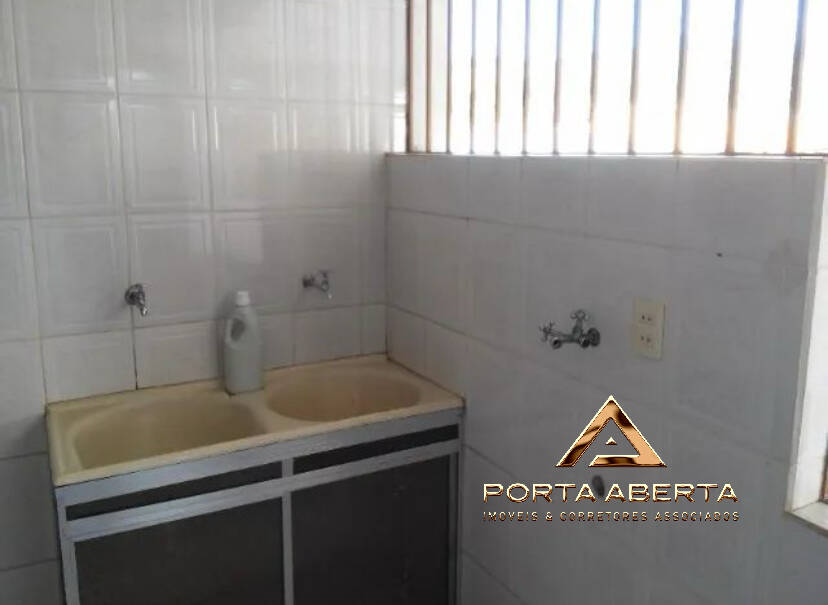 Apartamento à venda com 2 quartos, 82m² - Foto 2