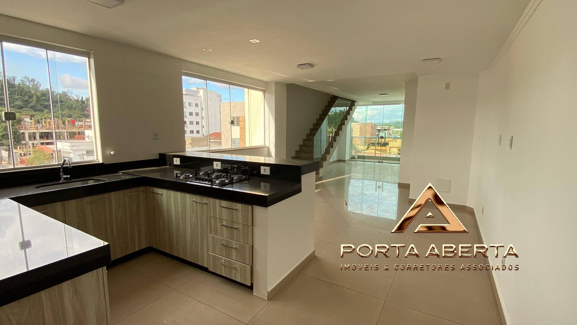 Cobertura à venda com 3 quartos, 220m² - Foto 5