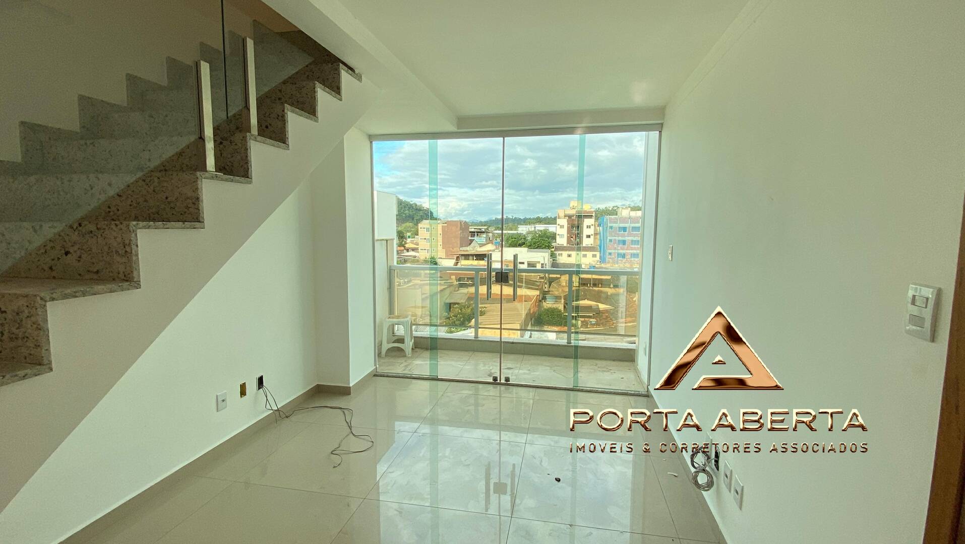 Cobertura à venda com 3 quartos, 220m² - Foto 3
