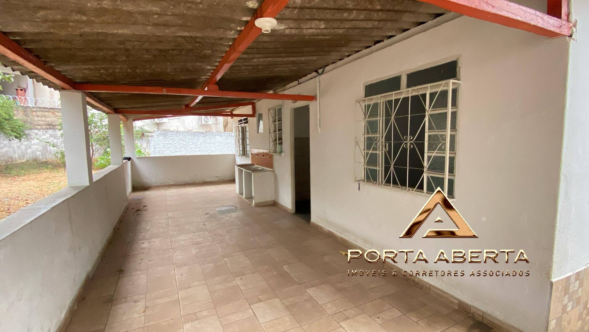 Casa à venda com 3 quartos, 342m² - Foto 1