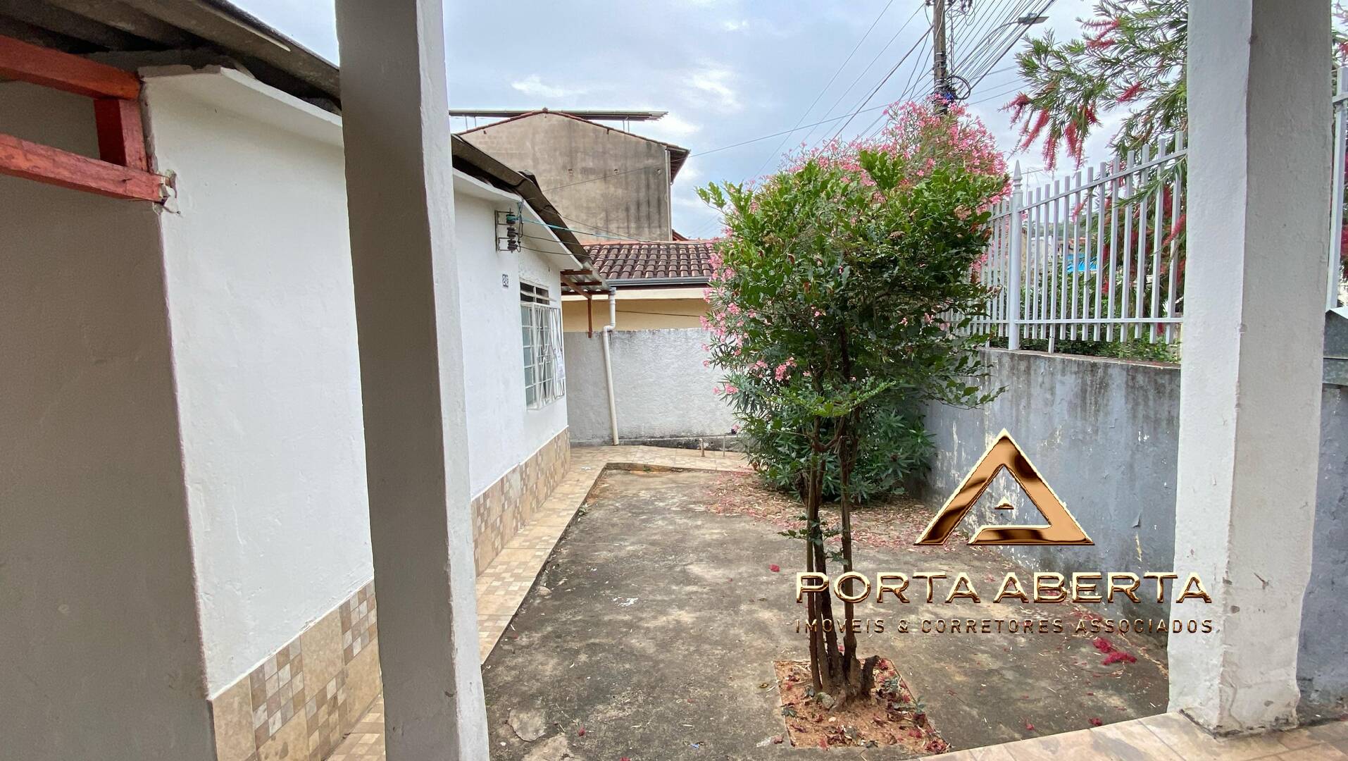 Casa à venda com 3 quartos, 342m² - Foto 15