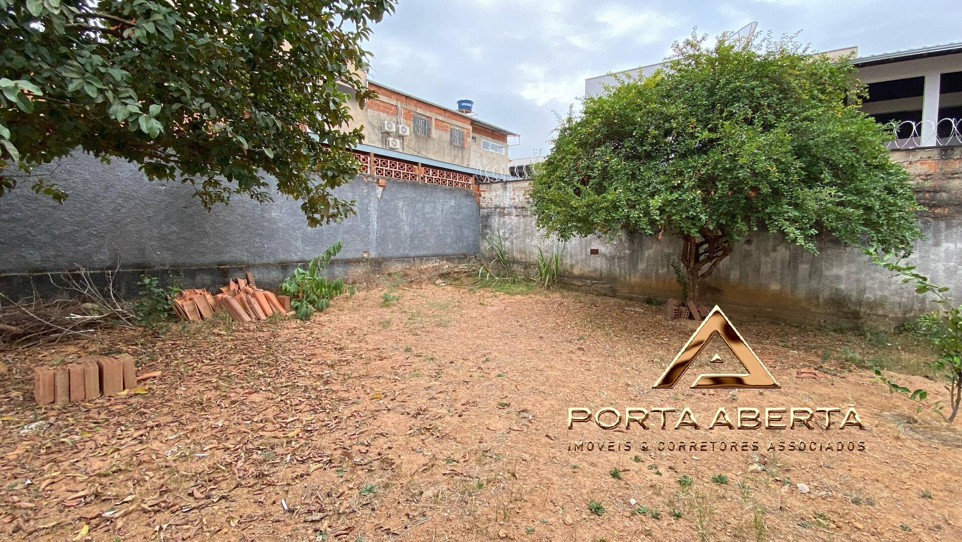 Casa à venda com 3 quartos, 342m² - Foto 12