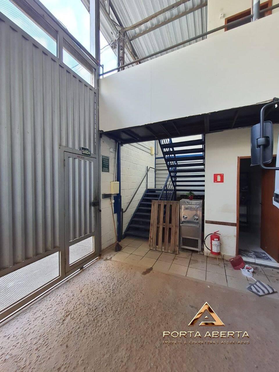 Depósito-Galpão-Armazém à venda, 250m² - Foto 11