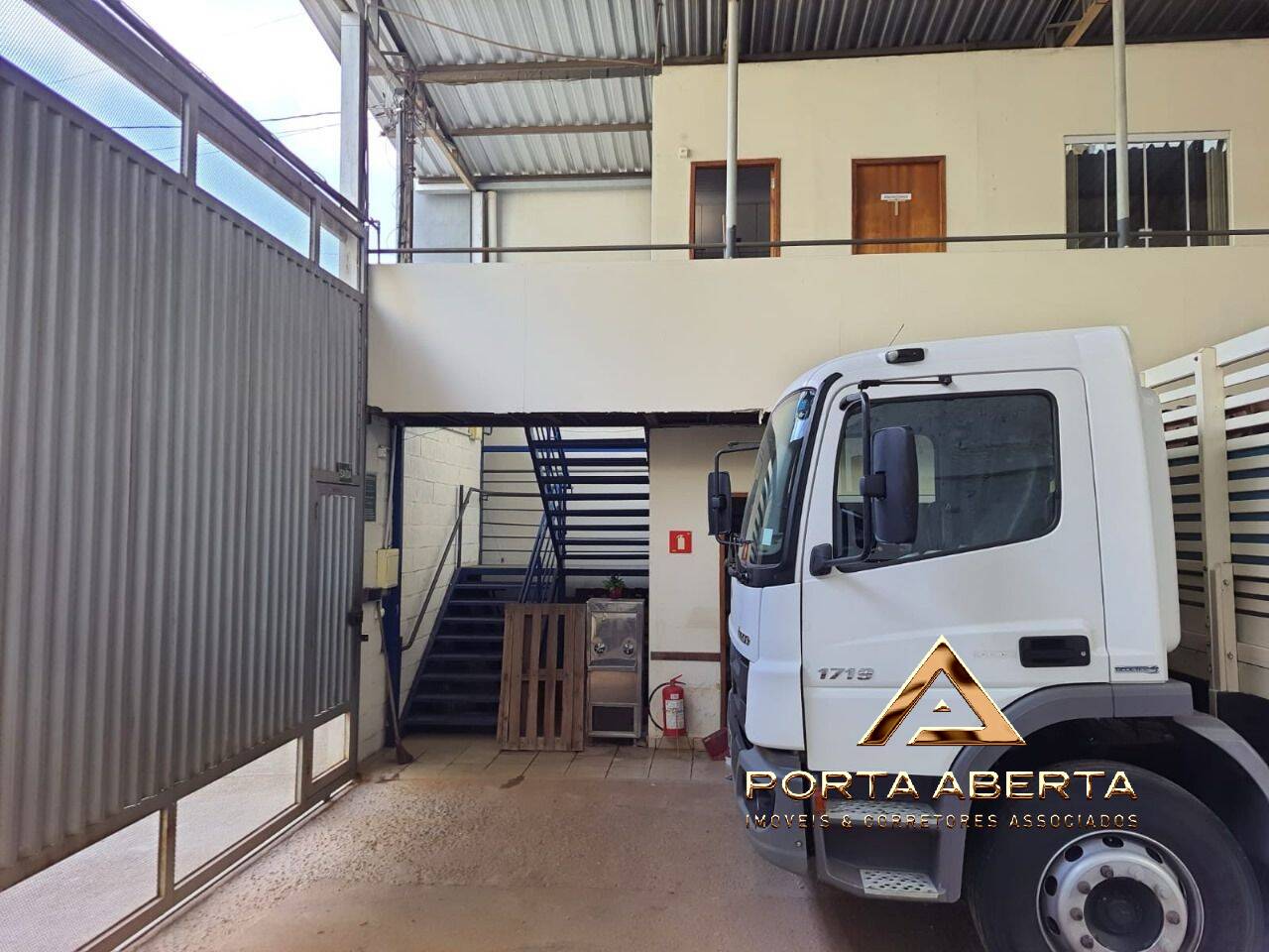Depósito-Galpão-Armazém à venda, 250m² - Foto 6
