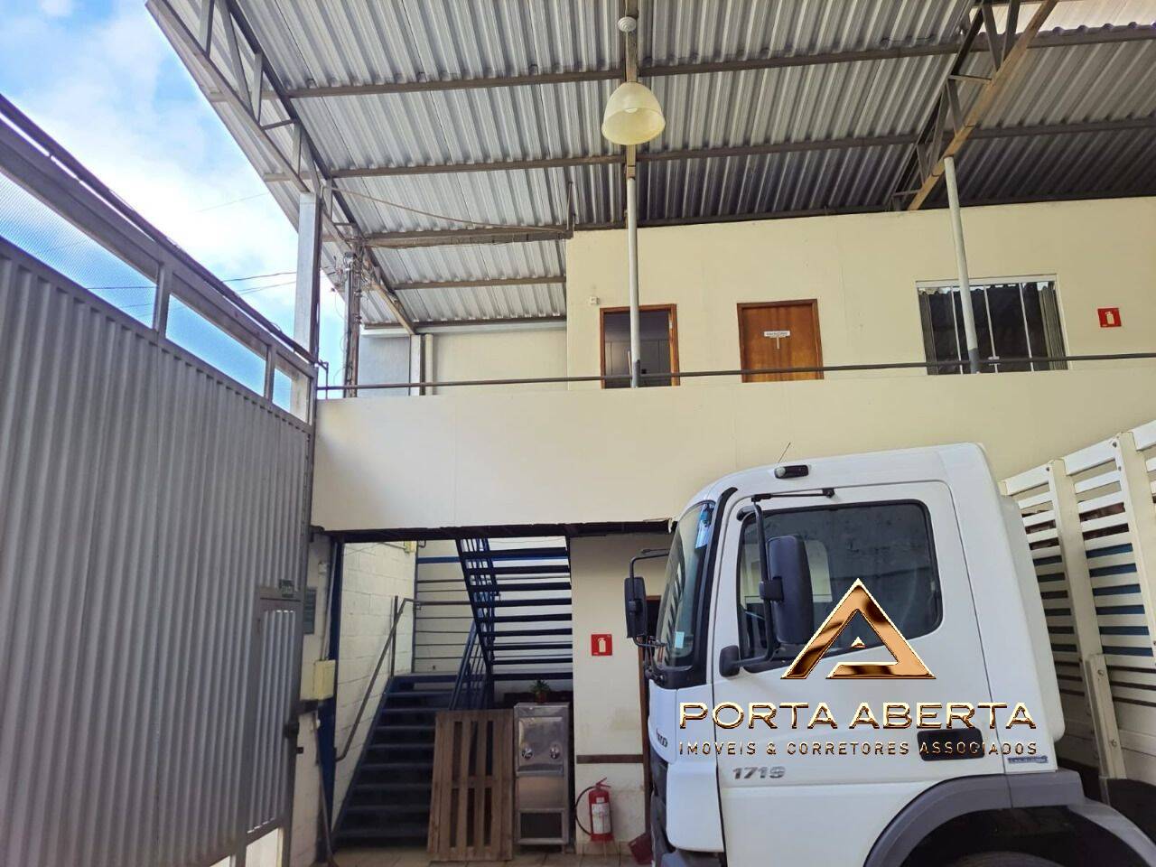 Depósito-Galpão-Armazém à venda, 250m² - Foto 7