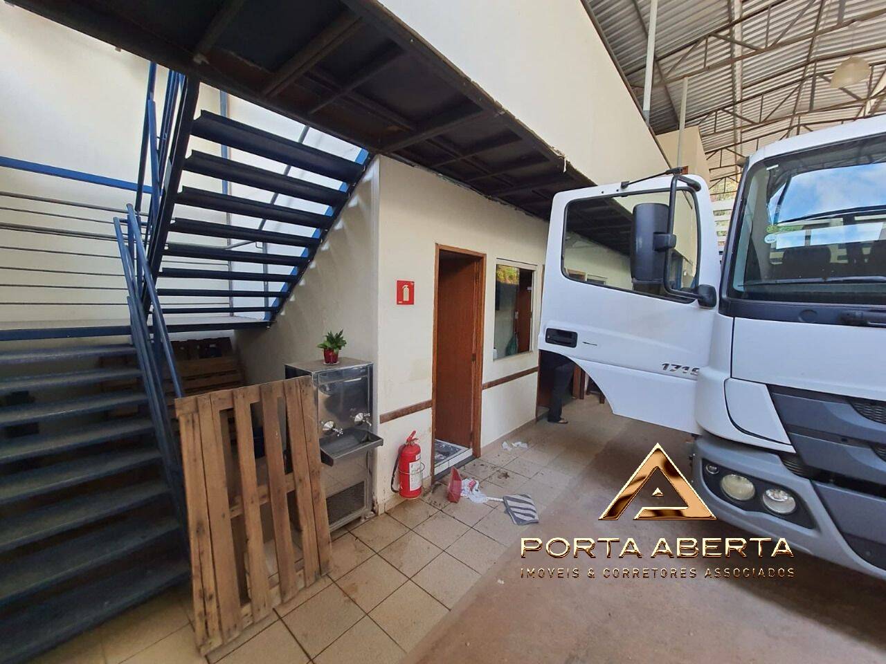 Depósito-Galpão-Armazém à venda, 250m² - Foto 13