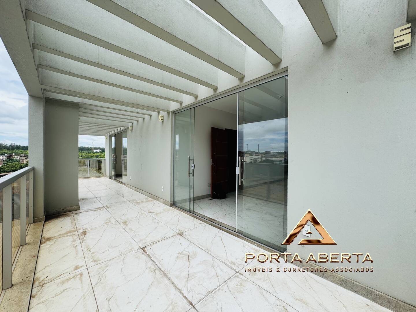 Cobertura, 3 quartos, 190 m² - Foto 2