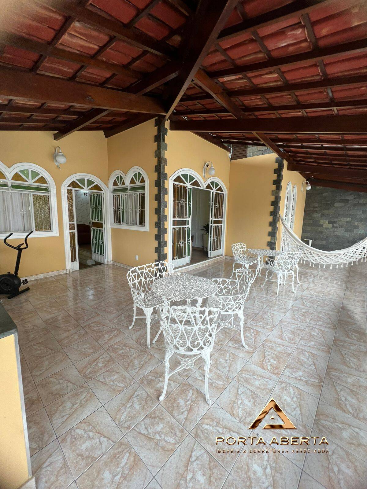 Casa, 3 quartos, 212 m² - Foto 2