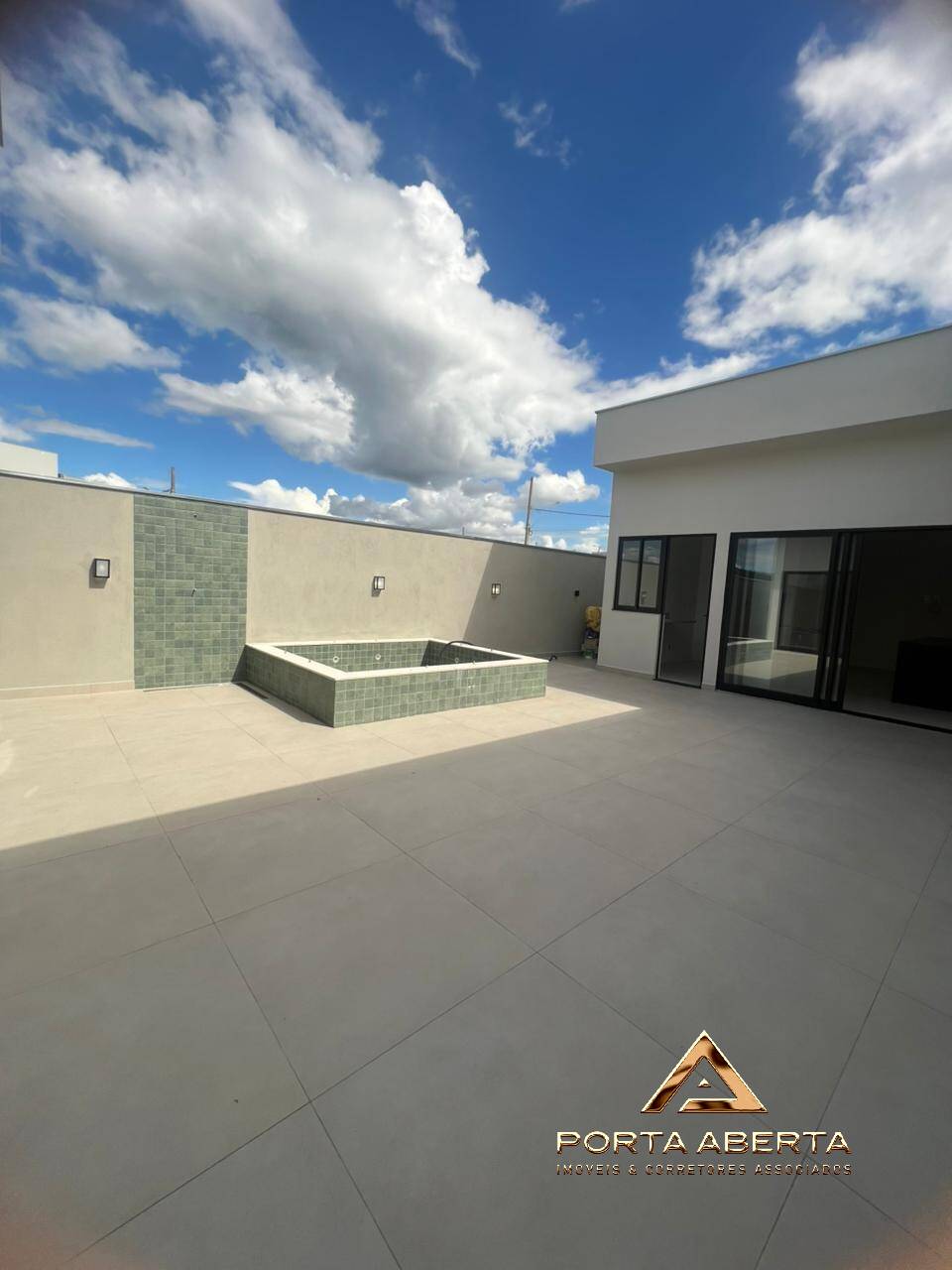 Casa, 3 quartos, 243 m² - Foto 2